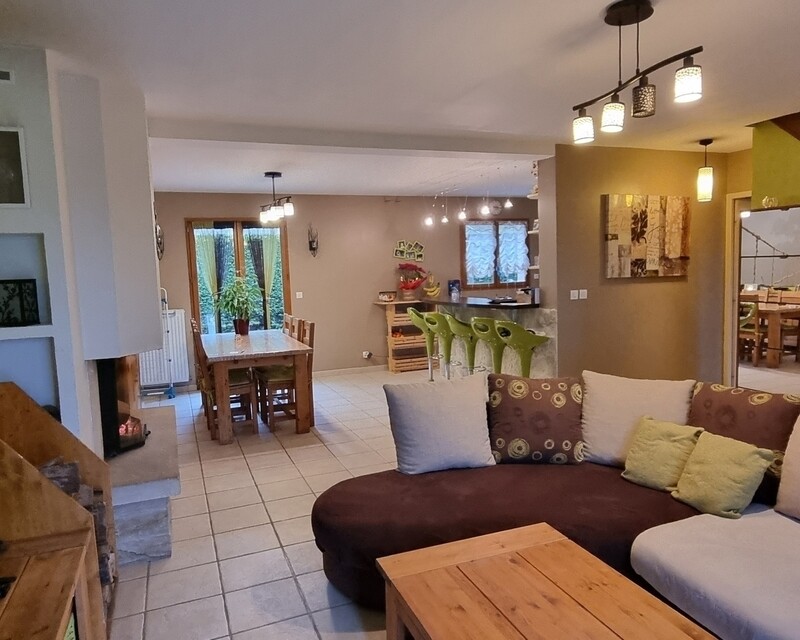 Maison traditionnelle à Esbly  134 m² habitable  - 20221220 124550
