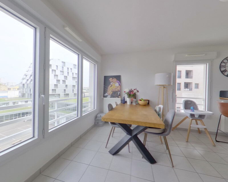 Appartement trois-pièces Ivry-sur-Seine - Capture d écran 2022-12-16 à 14.13.38