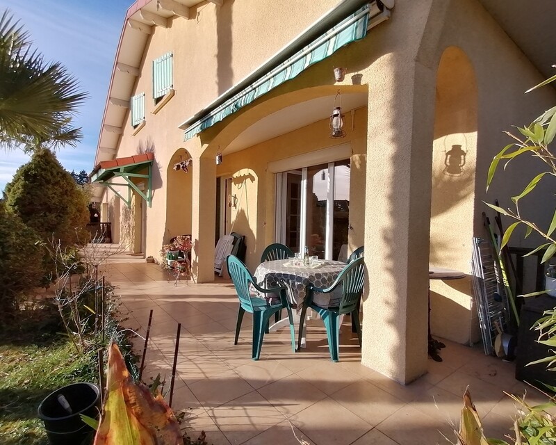 Bazet, maison 4 chambres sur 1250 m² de terrain - terrasse