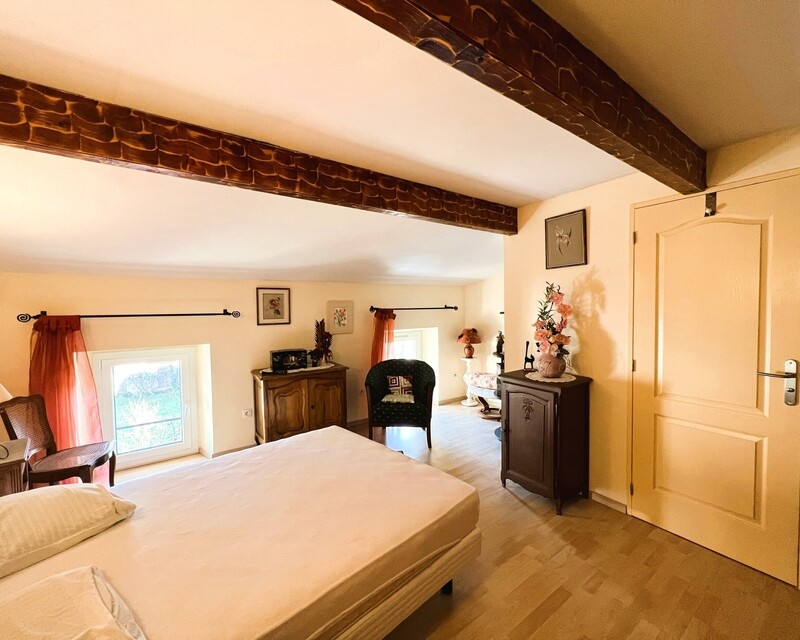 En cours de Compromis / Maison 5 pièces / Jardin / La Roquebrussane  - Jan23 r