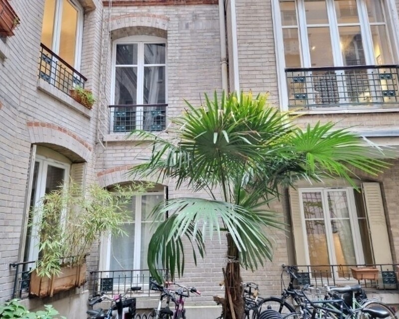 Appartement traversant sur cour calme et arborée - 7fceb9c3-ab5a-47bc-8767-0f7d141897d3