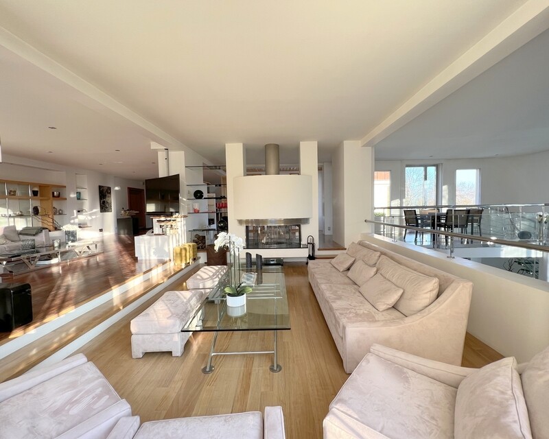 Exclusivité - Lamorlaye Golf Luzarches - Propriété de 540m² habitables - .