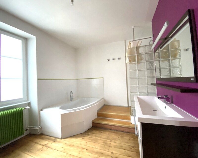 Ensemble immobilier : maison, gites, bar, salle de reception - Img 2915