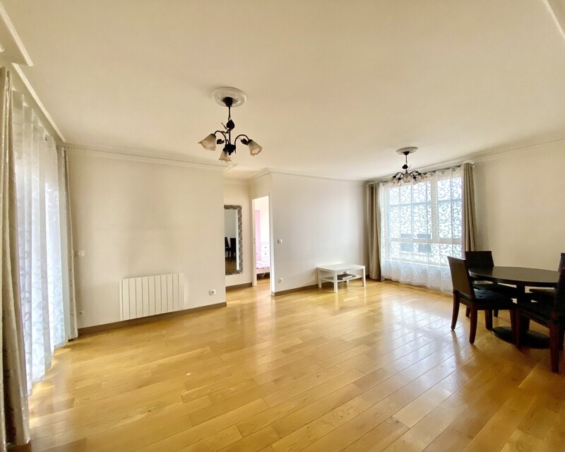 Montreuil - Limite Vincennes - Appartement 4P 80m2 - Terrasse-Parking - Séjour traversant