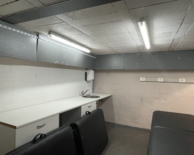 Local Commercial de 250 m2  - 9b7d8e46-181d-43de-81ae-f0acf934ea82