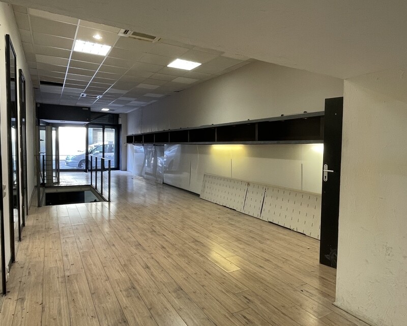 Local Commercial de 250 m2  - Bdfafc9a-7b71-4034-9429-9b20cd9f3ac1