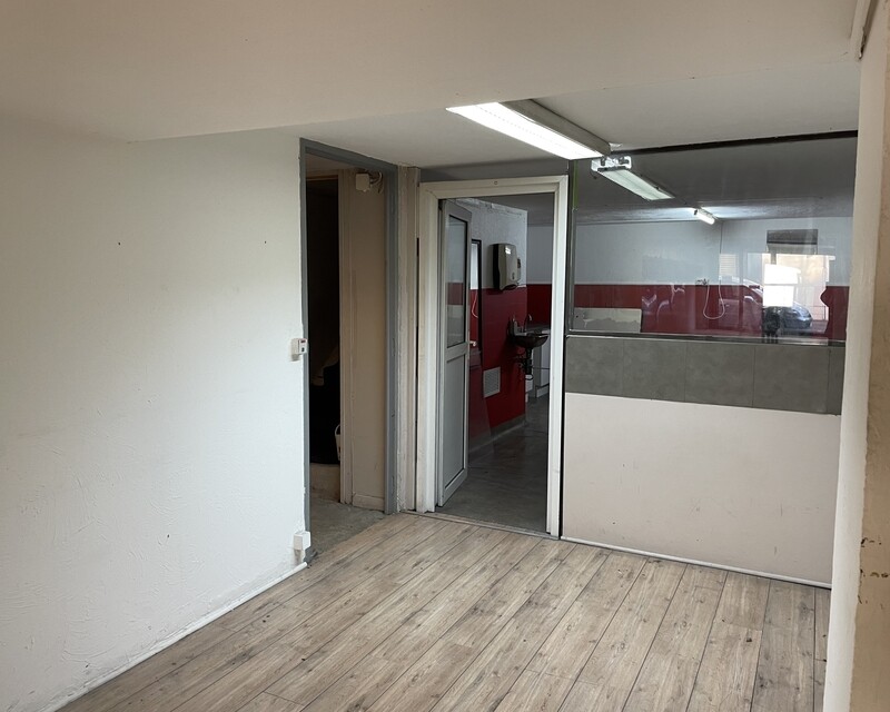 Local Commercial de 250 m2  - 6493bd8e-1dde-4798-b316-278e0e51451f