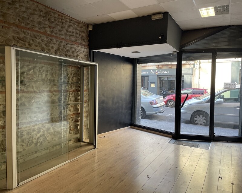 Local Commercial de 250 m2  - Bf2d6bb6-c7f9-40aa-a2fa-66a095446d19