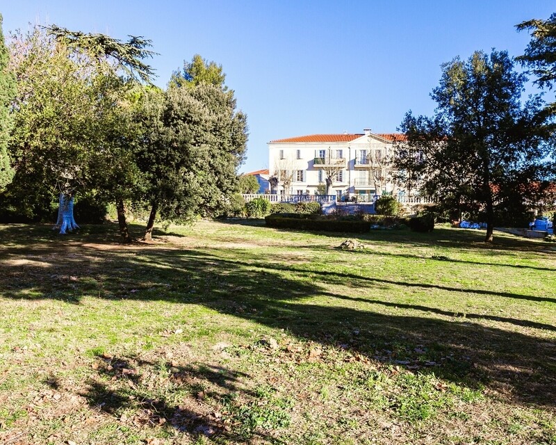 13013 / T3 / 72m2 / Terrasse / Box Garage + Place sous sol  - Janv23 dehors 2