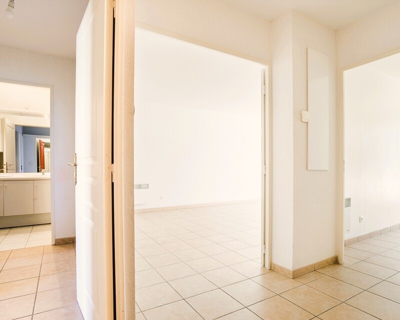 13013 / T3 / 72m2 / Terrasse / Box Garage + Place sous sol  - Janv23 sdb