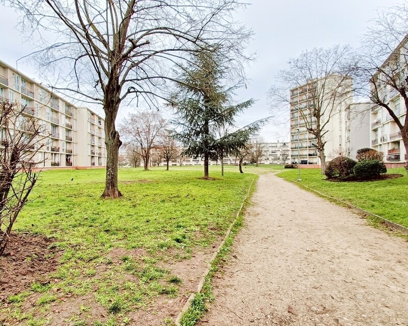 Appartement 4 pièces de 60 m² avec balcon et cave - Résidence 