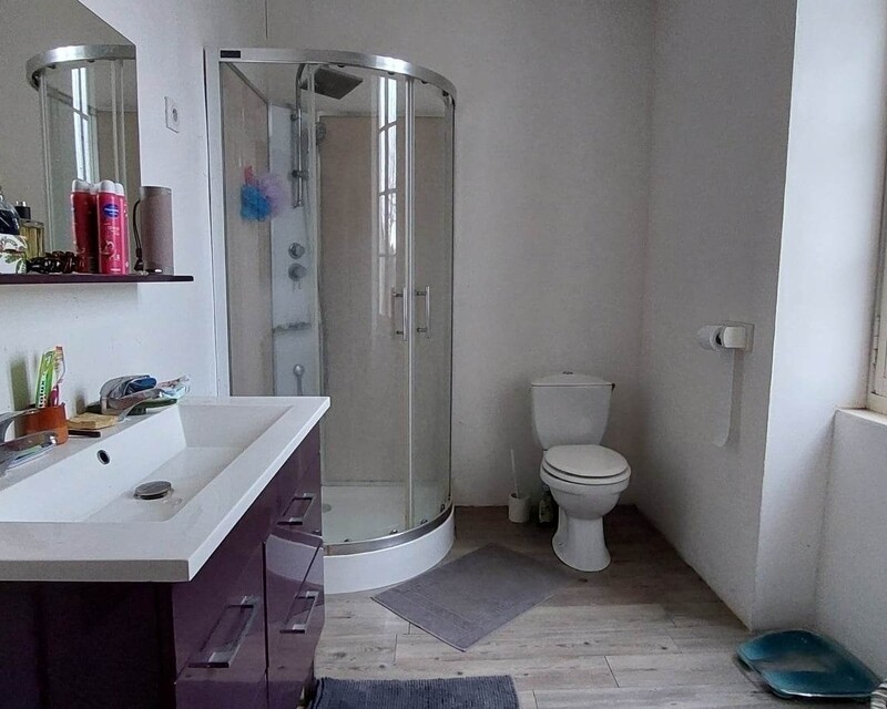 Maison de 185 m² avec cour et dépendances - Salle d eau  5 