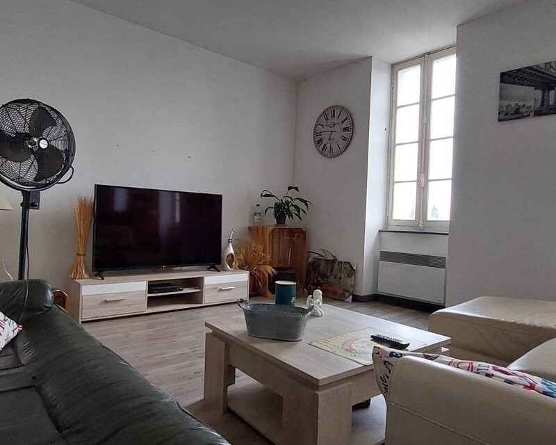 Maison de 185 m² avec cour et dépendances - Salon  1 