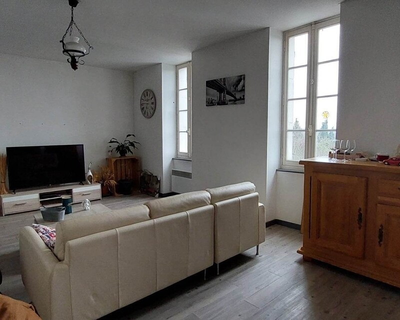 Maison de 185 m² avec cour et dépendances - Salon  6 