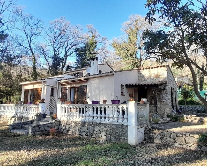 Villa dans un écrin de verdure - 20230130 150839