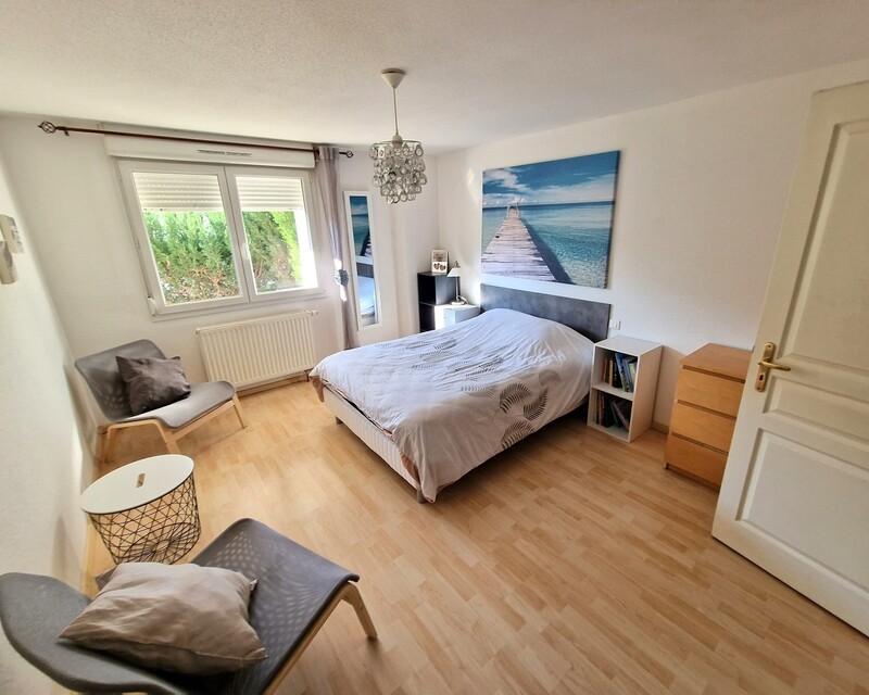 Spacieux et lumineux appartement en rez-de-jardin - 02