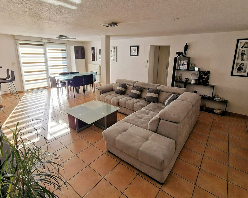 Spacieux et lumineux appartement en rez-de-jardin - 00