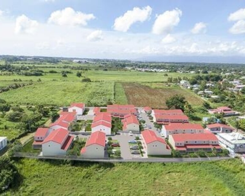 Maison mitoyenne en duplex avec jardin privatif - 233214571621948
