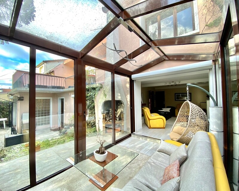 Fontenay sous Bois- Maison 8P/180m2- Jardin arboré- Terrasse- Garage. - -