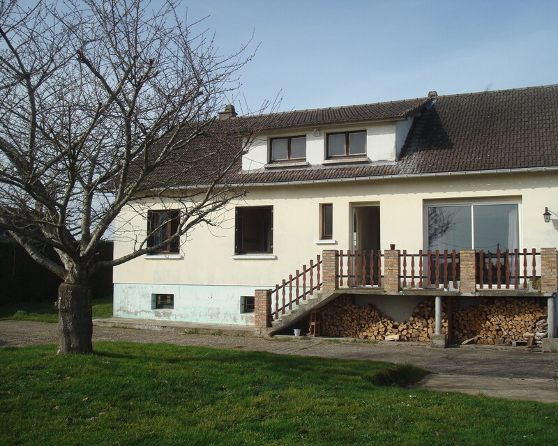 Maison de 6 pièces, 130m², terrain:1500m². 175000€  - Dsc04434