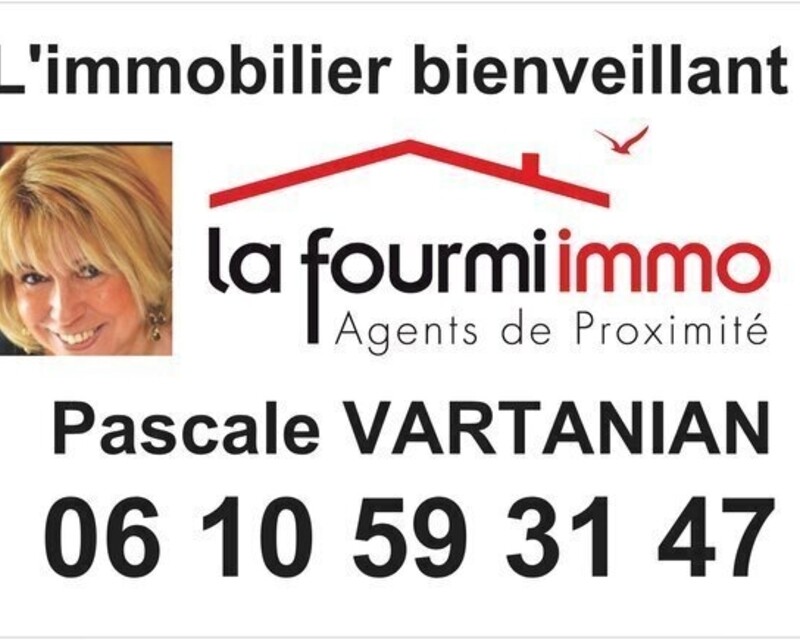Maison de charme T4 de 105 m² terrain 942 m² + piscine - Plaque voiture pascale vartania la fourmi immo