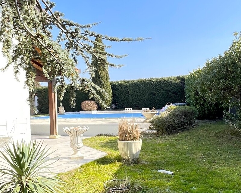 Maison de charme T4 de 105 m² terrain 942 m² + piscine - Img 4874