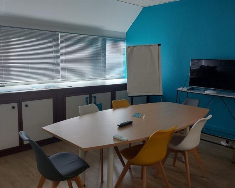 Bureau 55 m² au 1er étage - Photo-2023-03-03-06-54-47