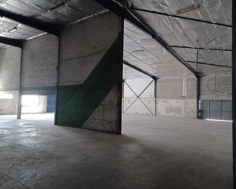 Dépot de 700m² - Photo-2023-03-09-11-00-58  1 