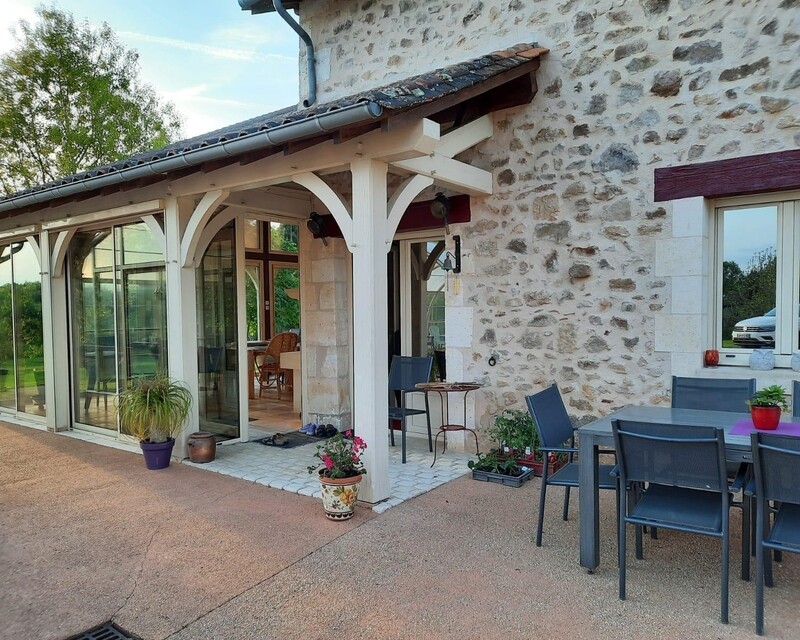 Propriété sur 2 hectares avec étang et piscine couverte  - F1592b0b-0077-489a-adef-e3c4dbc10882