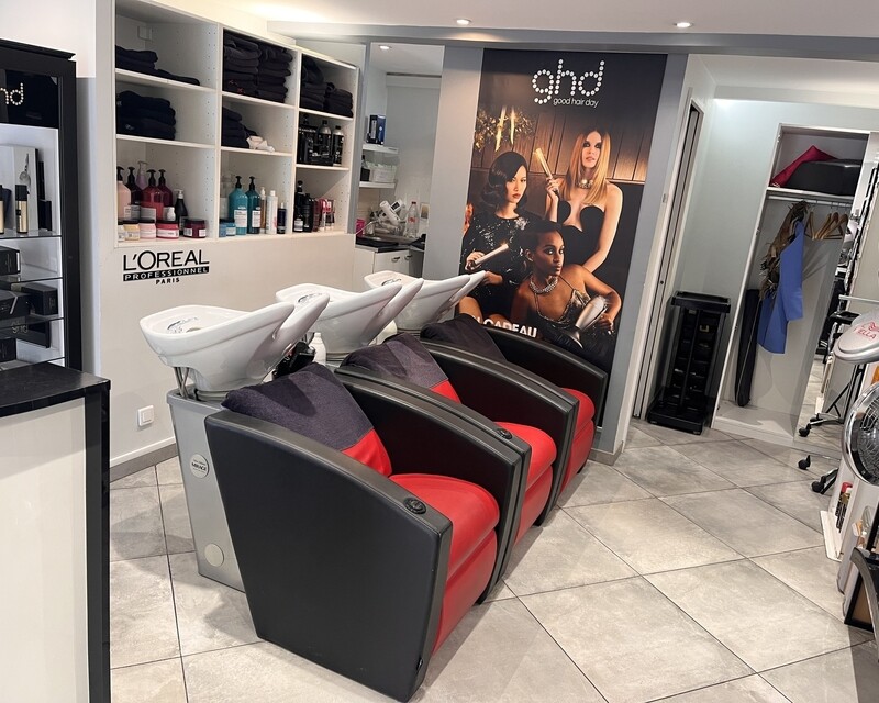 Salon de coiffure dans un beau quartier - Prix : 88 889 € - Img 6767
