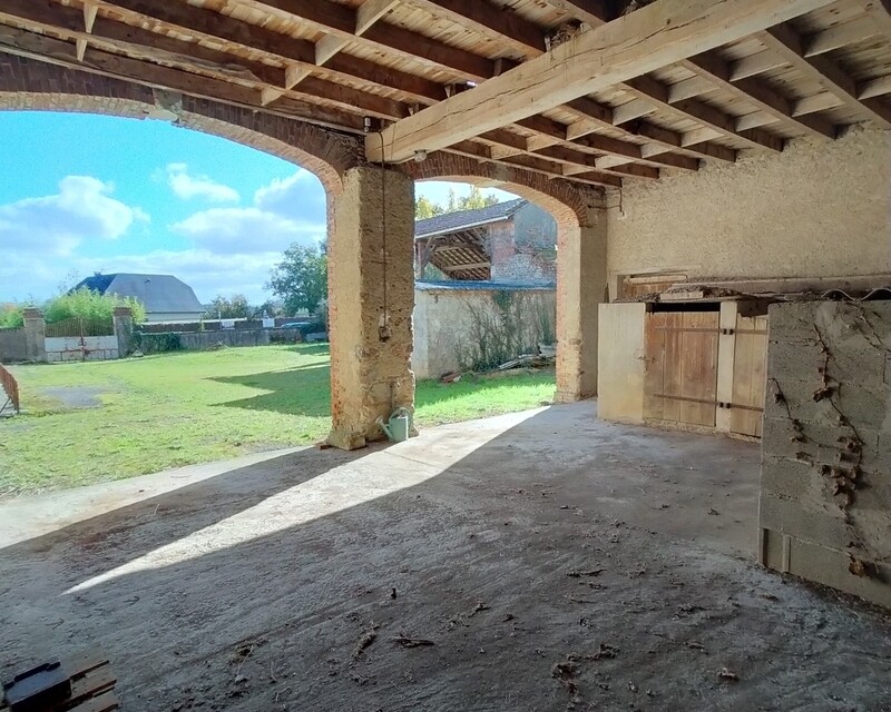 Ferme à rénover - preau