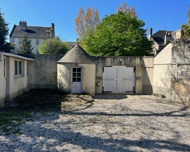 Unique à Bayeux Maison à rénover secteur sauvegardé jardin, parking  - Img 0589