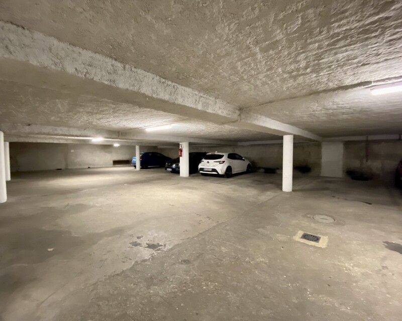 Vincennes- Place de Parking couvert- 14 m2 - Img-2778