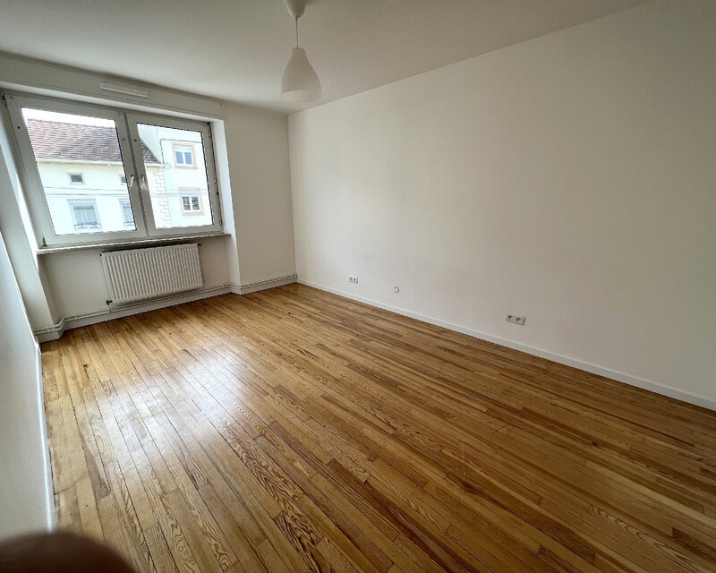 Loue app. F4 de 86M2 à Boulay - Chambre1