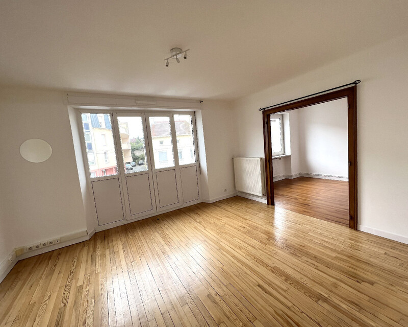 Loue app. F4 de 86M2 à Boulay - Sejour vers balcon