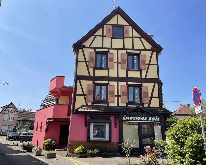 Maison sur 5 niveaux à rénover : 10 pièces avec local professionnel  - Img 1152