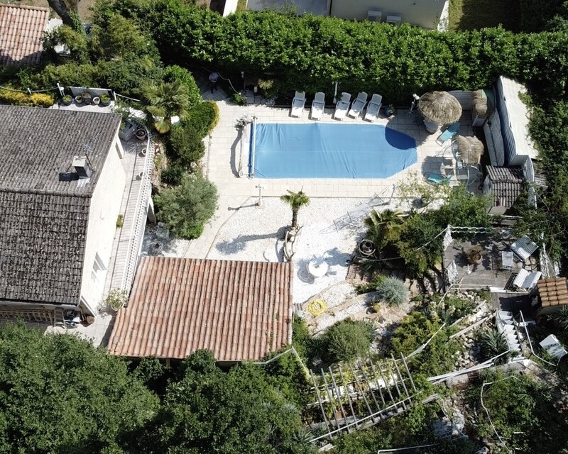 Maison familiale bordée de nature avec piscine  - Saint priest bois