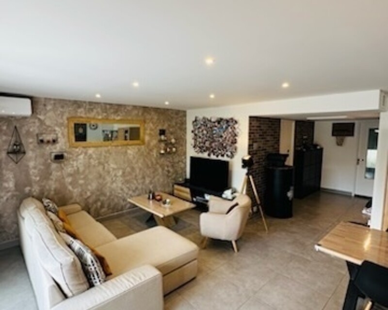 Appartement 82M2 T3 13012 - -8743734995029342617