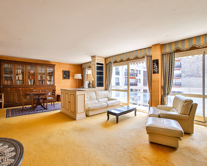 A Paris 75015, Javel, 119m² avec balcons sud - R tk3285