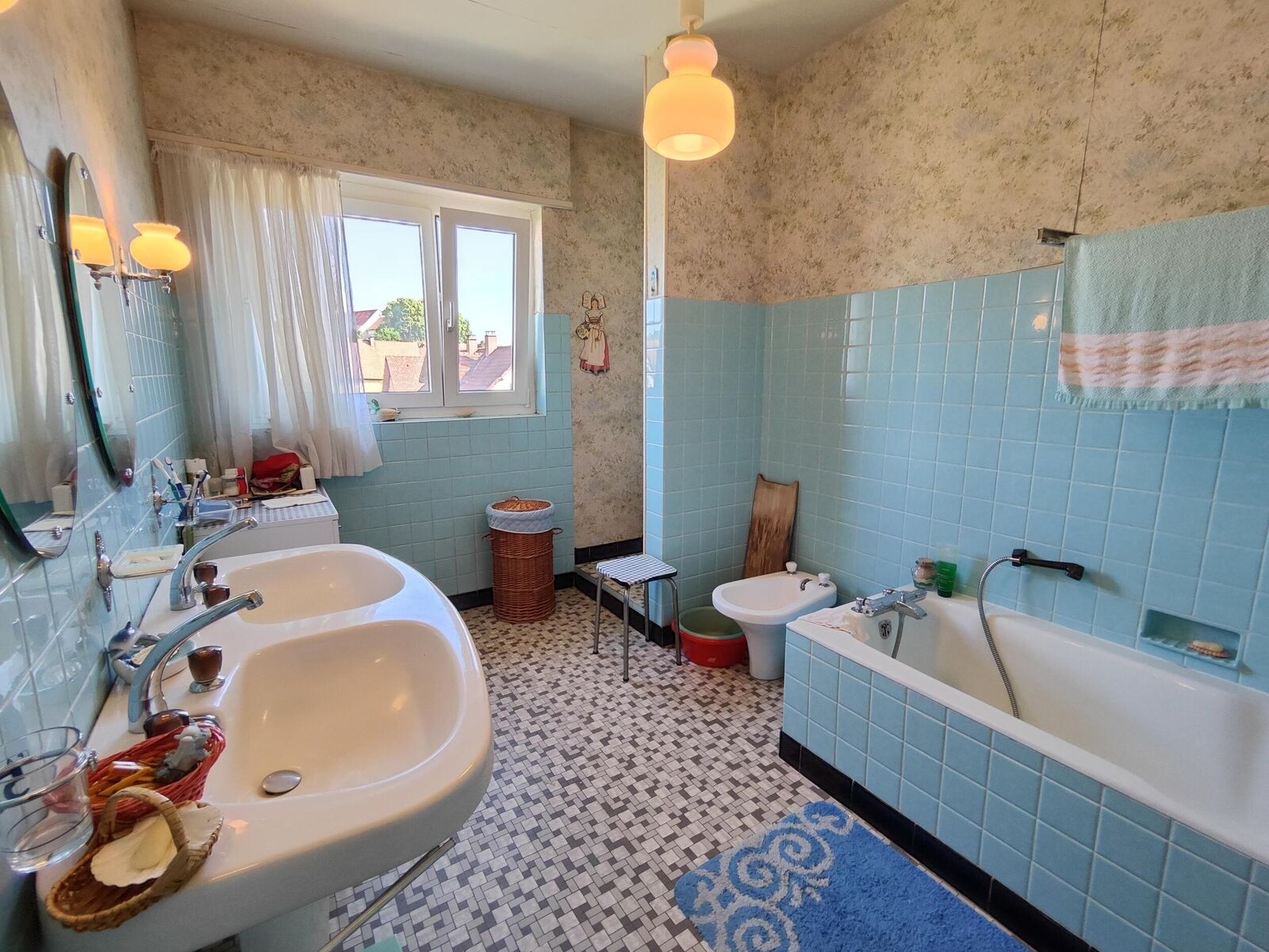 Charmante maison à Hochstatt offrant un potentiel de rénovation - salle de bain