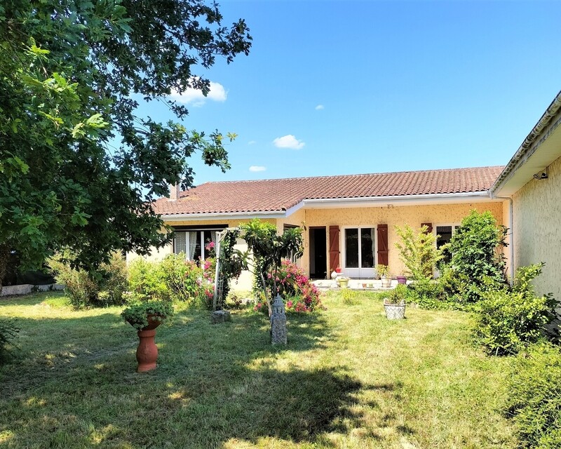 Ensemble Immobilier 350 m² - Img20230531153531  2 