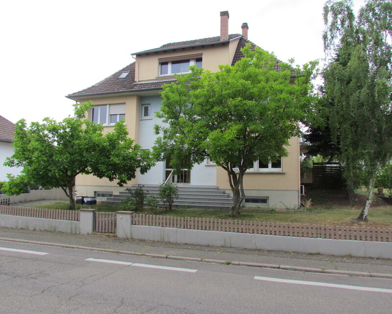 Immeuble avec 2 grands appartements sur 7.02 ares - Img 1137