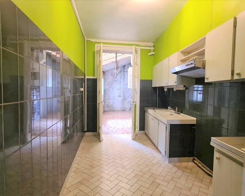 Maison de ville avec cours / Possibilité d'en faire un immeuble. - 5