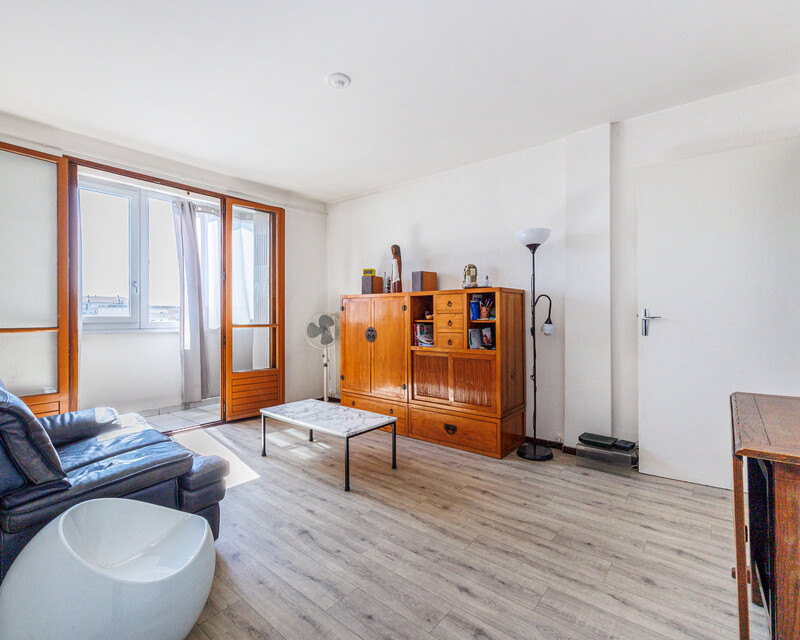 Saint Just - Hôtel du département - T3- 54 m2 - Marcel albe-2