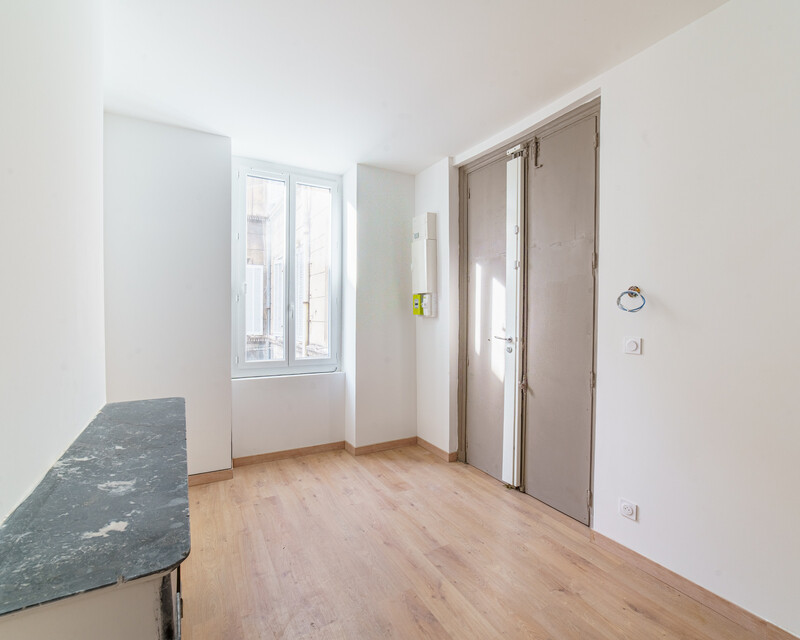Appartement refait à neuf - 74m2 - Rue Jean Trinquet 13002 - Img 1153