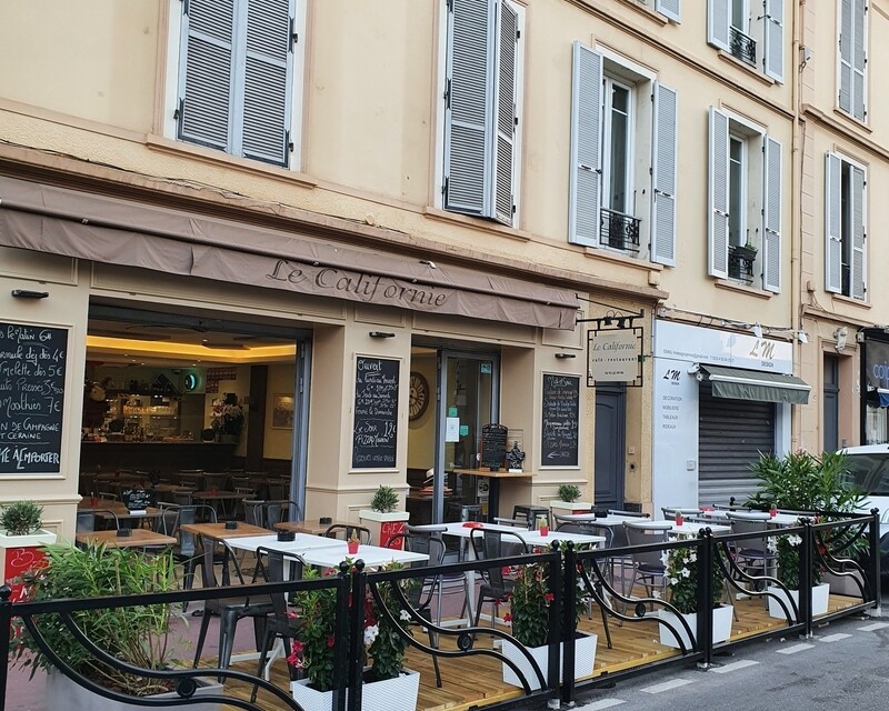 Vente Restaurant  , 80 m2 , 58 places ,  à Cannes  Californie . - 467