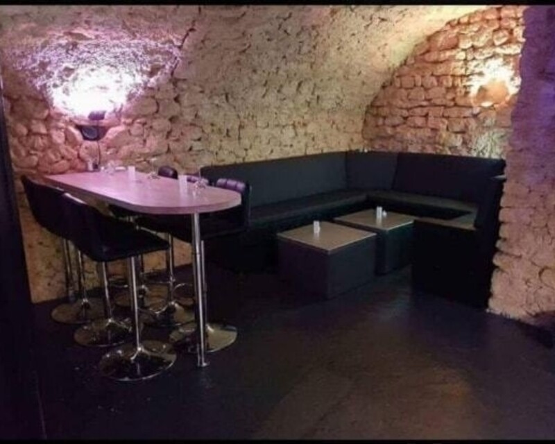 Bar à vins - Licence III - Banquette bas