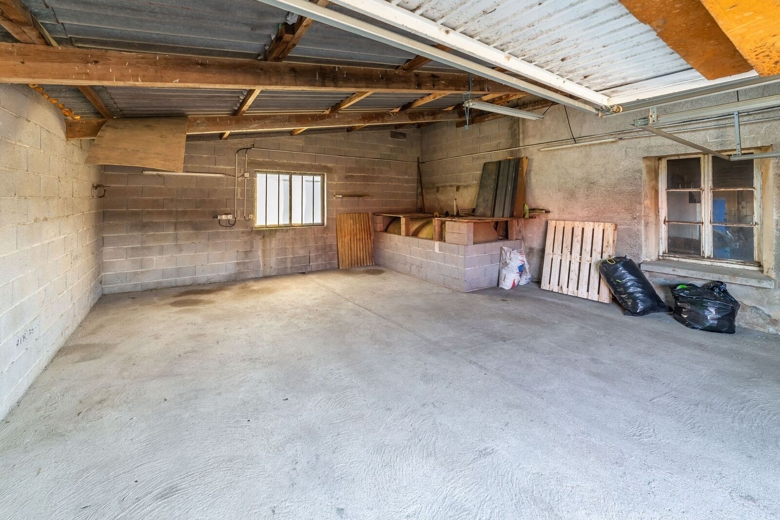 Grande Propriété au milieu des champs ! - Garage