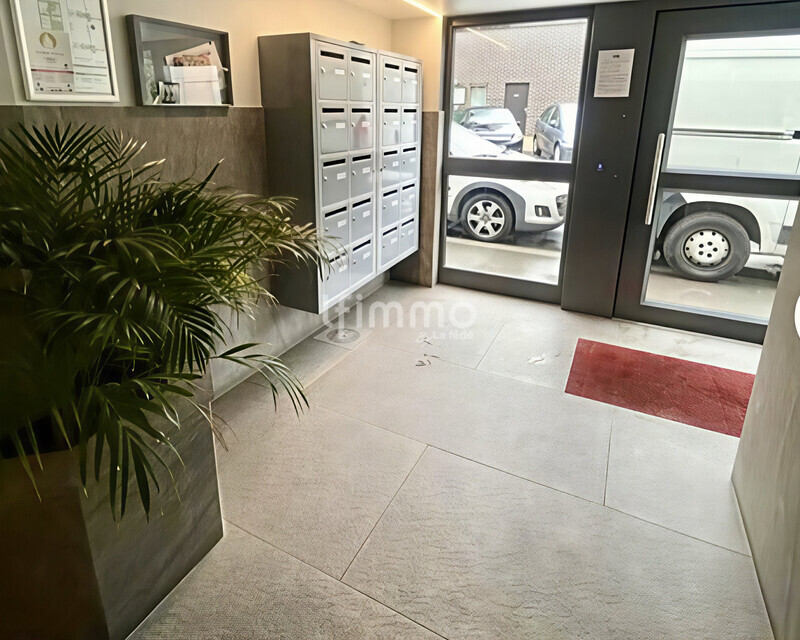 Bien rare idéale investisseur - T3 de 56m2 Traversant  - Hall d entrée 