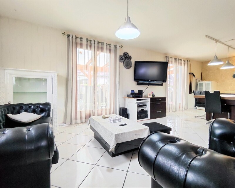 Maison individuelle F5 avec garage et parkings à Wittelsheim (68310) - salon